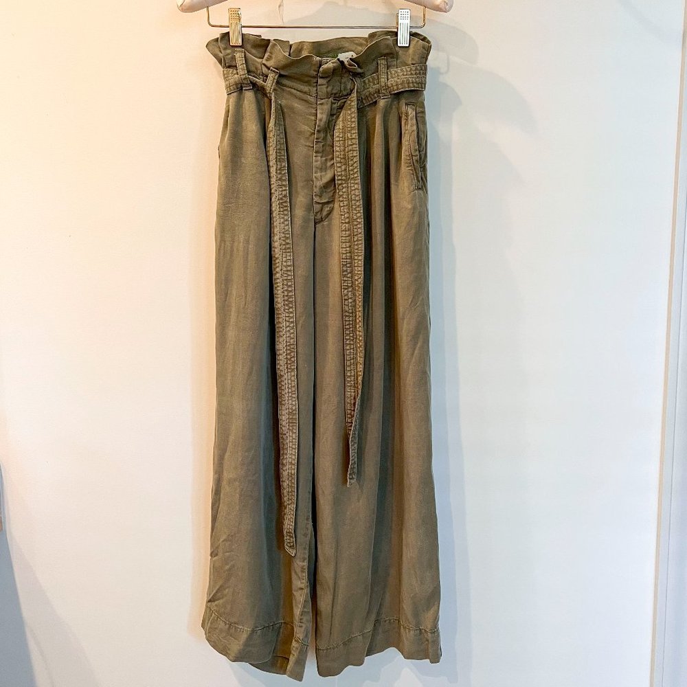 Anthropologie green pants in size 0/UK 4